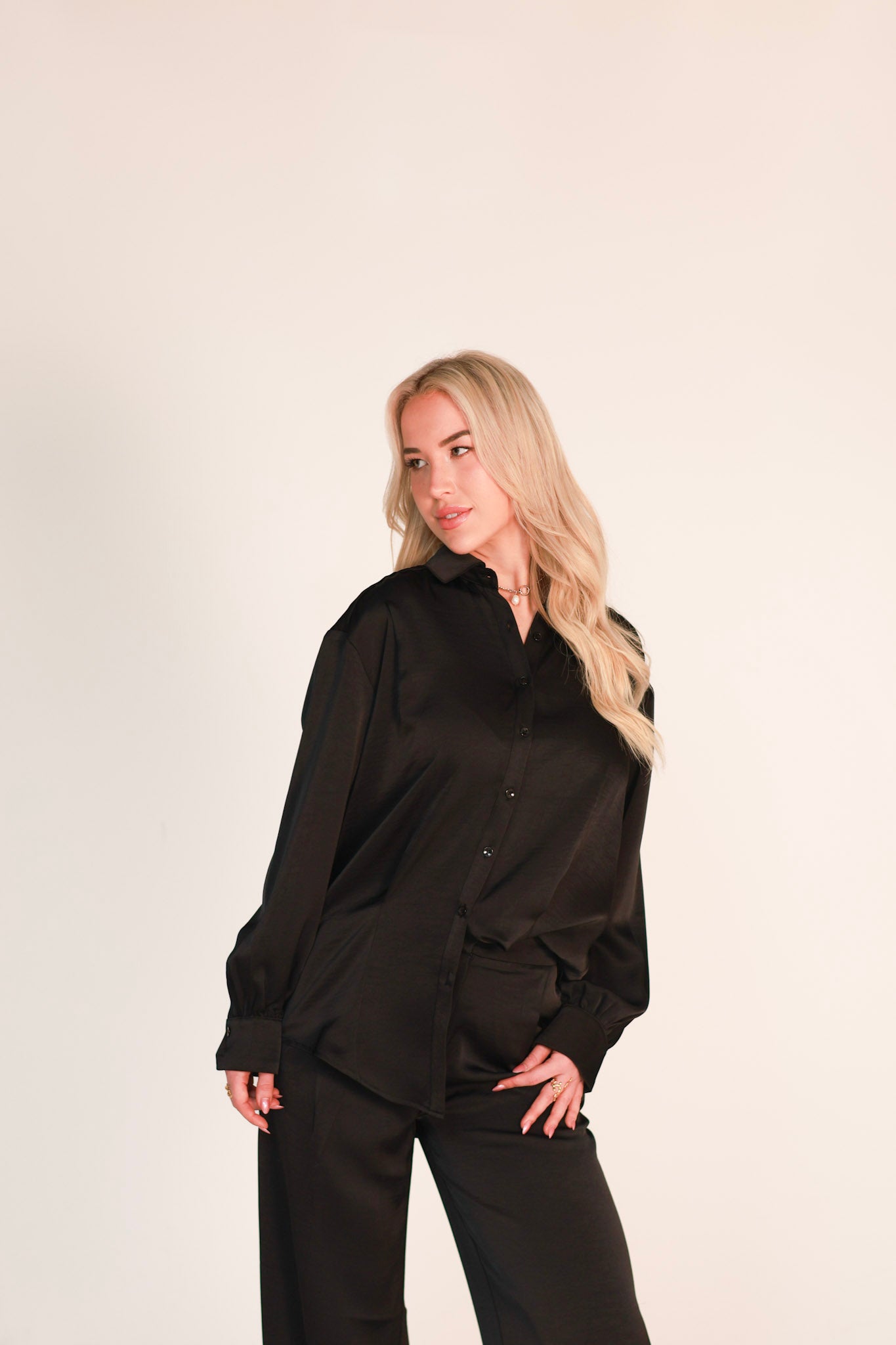 Satijnen overhemd blouse met broek - ZWART