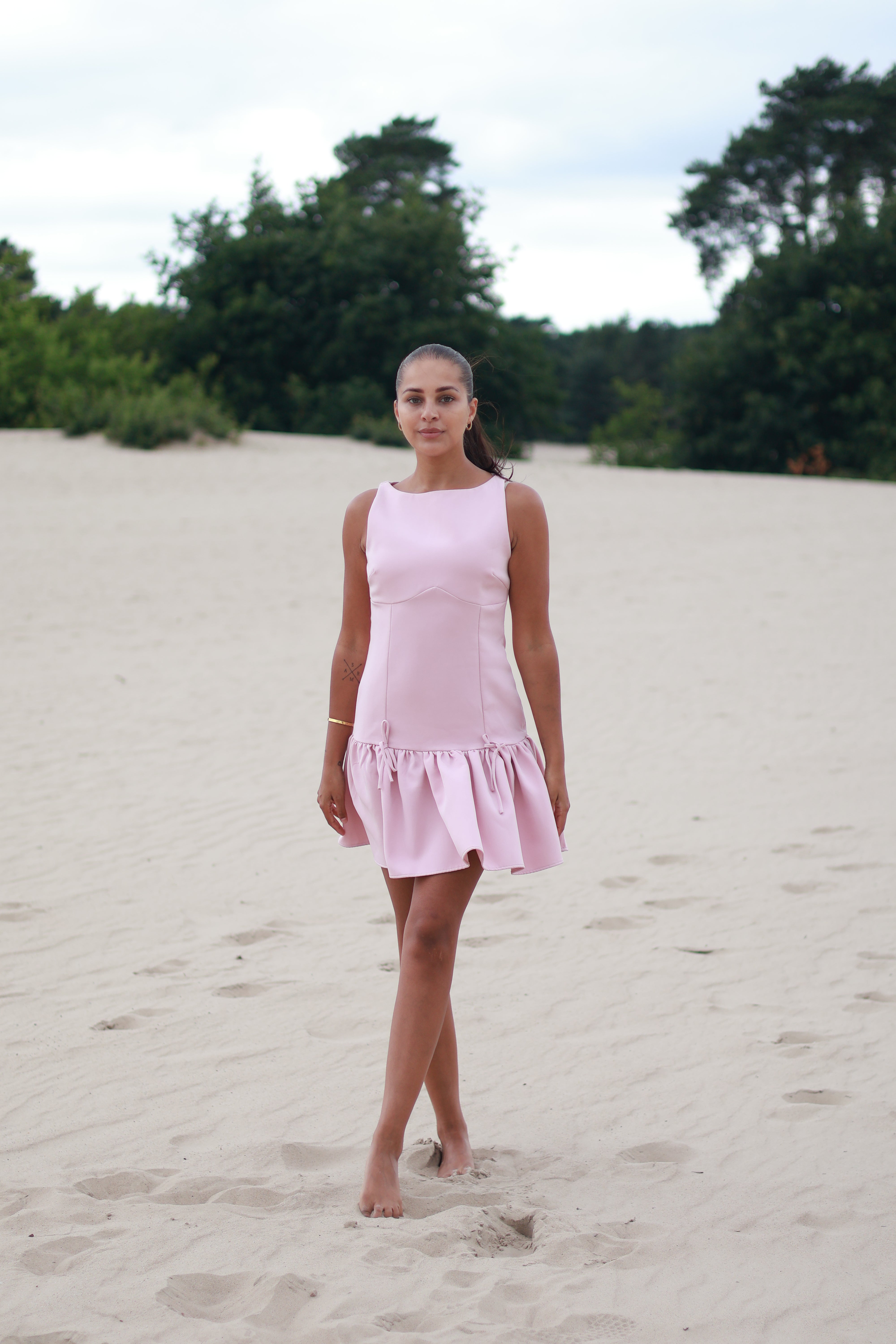 Petite babyroze korte jurk