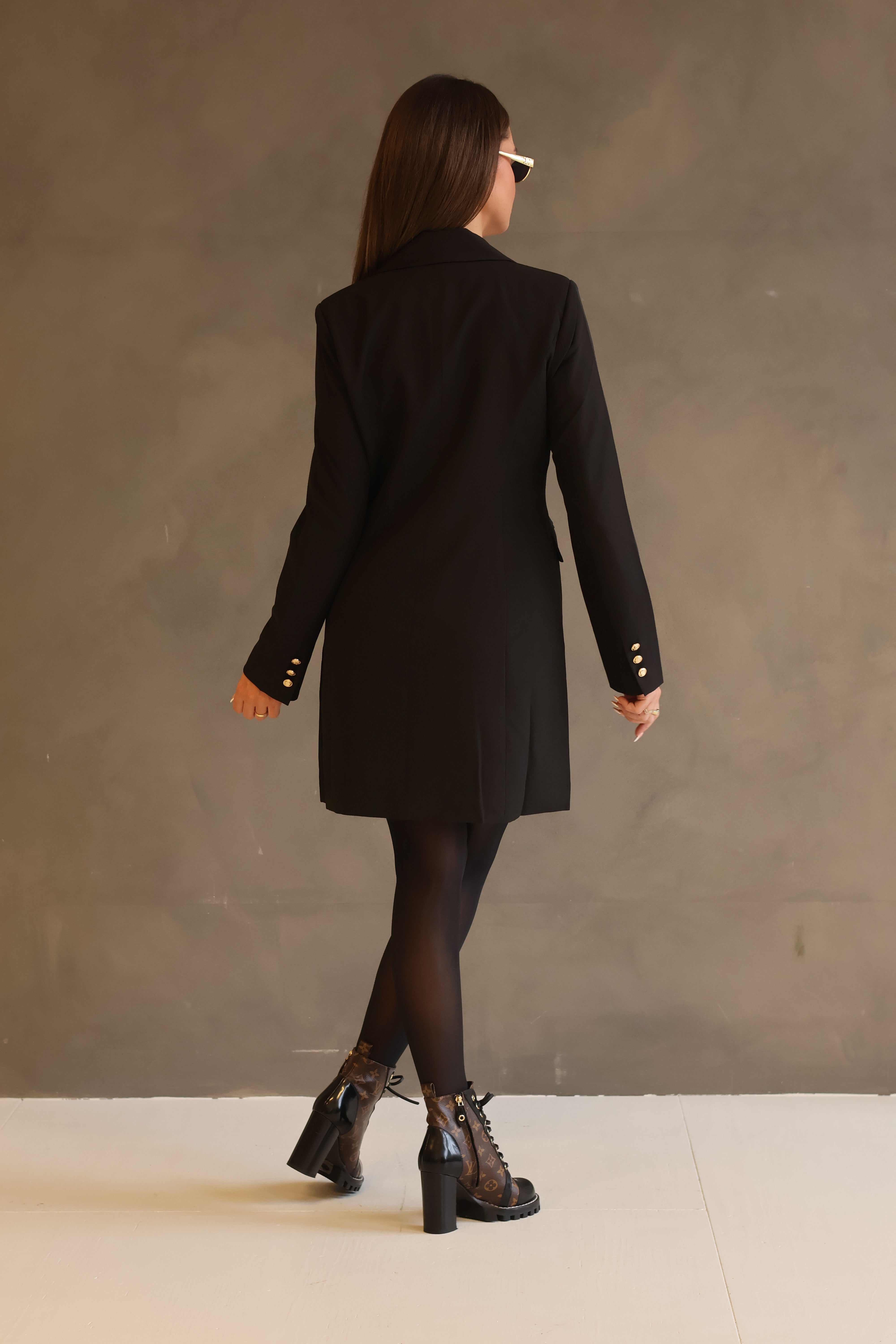 Lange - Zwarte Blazer Met Gouden Knopen